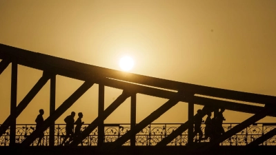 Sport bei Hitze kann gefährlich werden. (Symbolbild) (Foto: Andreas Arnold/dpa)