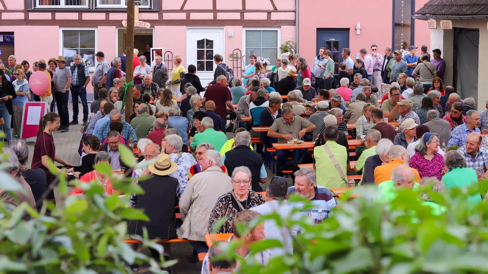 Am Sonntag, 7. Juni 2026, findet das Hoffest der Bender Eis GbR in Sechselbach statt. (Foto: Anja Metzger)