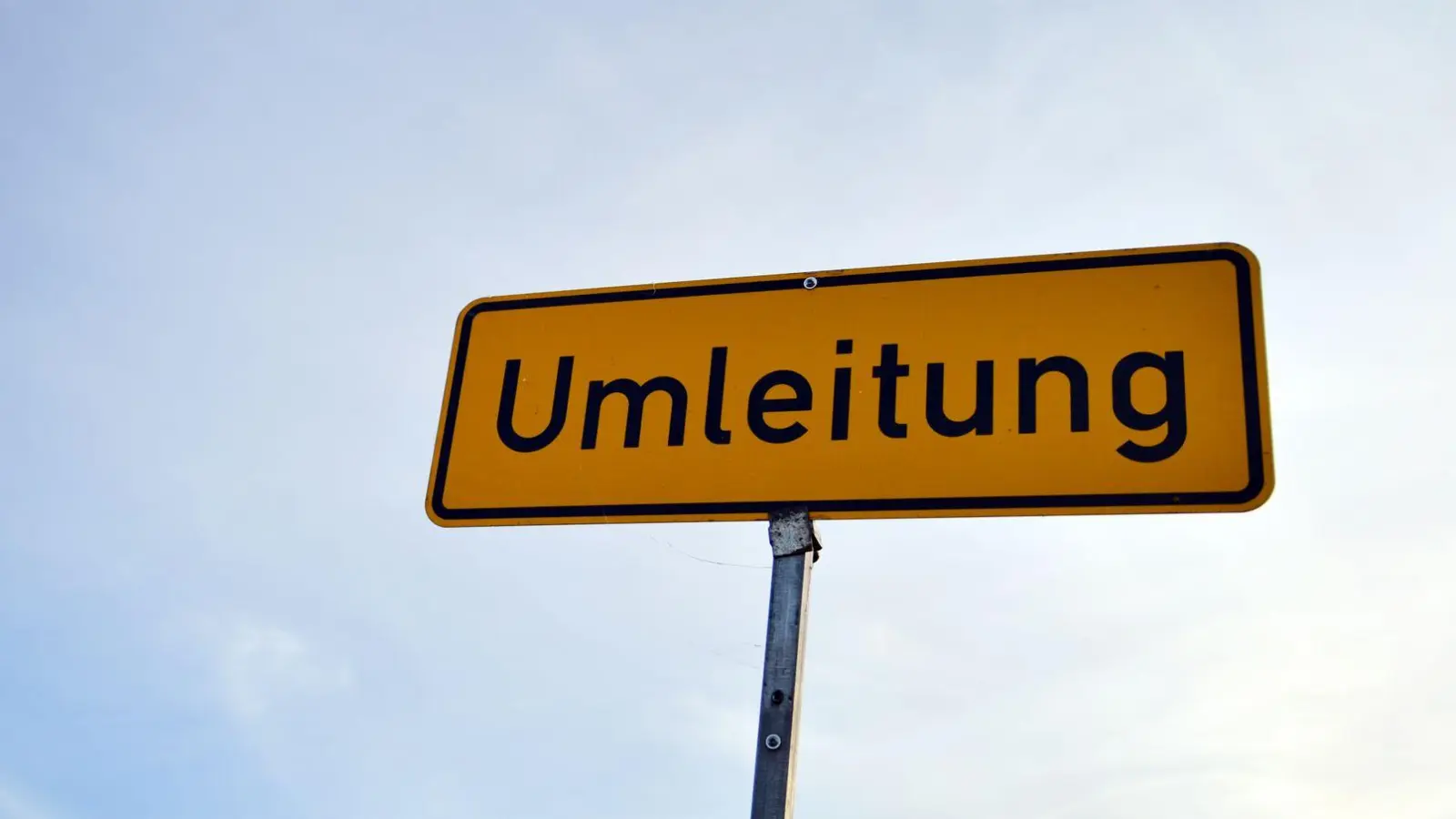 Der Verkehr muss voraussichtlich bis November umgeleitet werden. (Foto: Marc Tirl/dpa-Zentralbild/dpa-tmn)