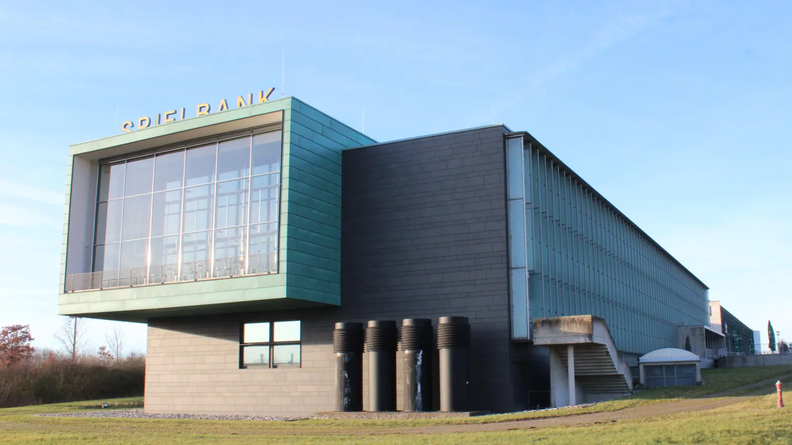 Die Spielbank in Feuchtwangen: Ein Hinweis zur Löschwasserversorgung auf dem Areal sorgte jetzt für Diskussionen zum Brandschutz. (Foto: Herbert Dinkel)