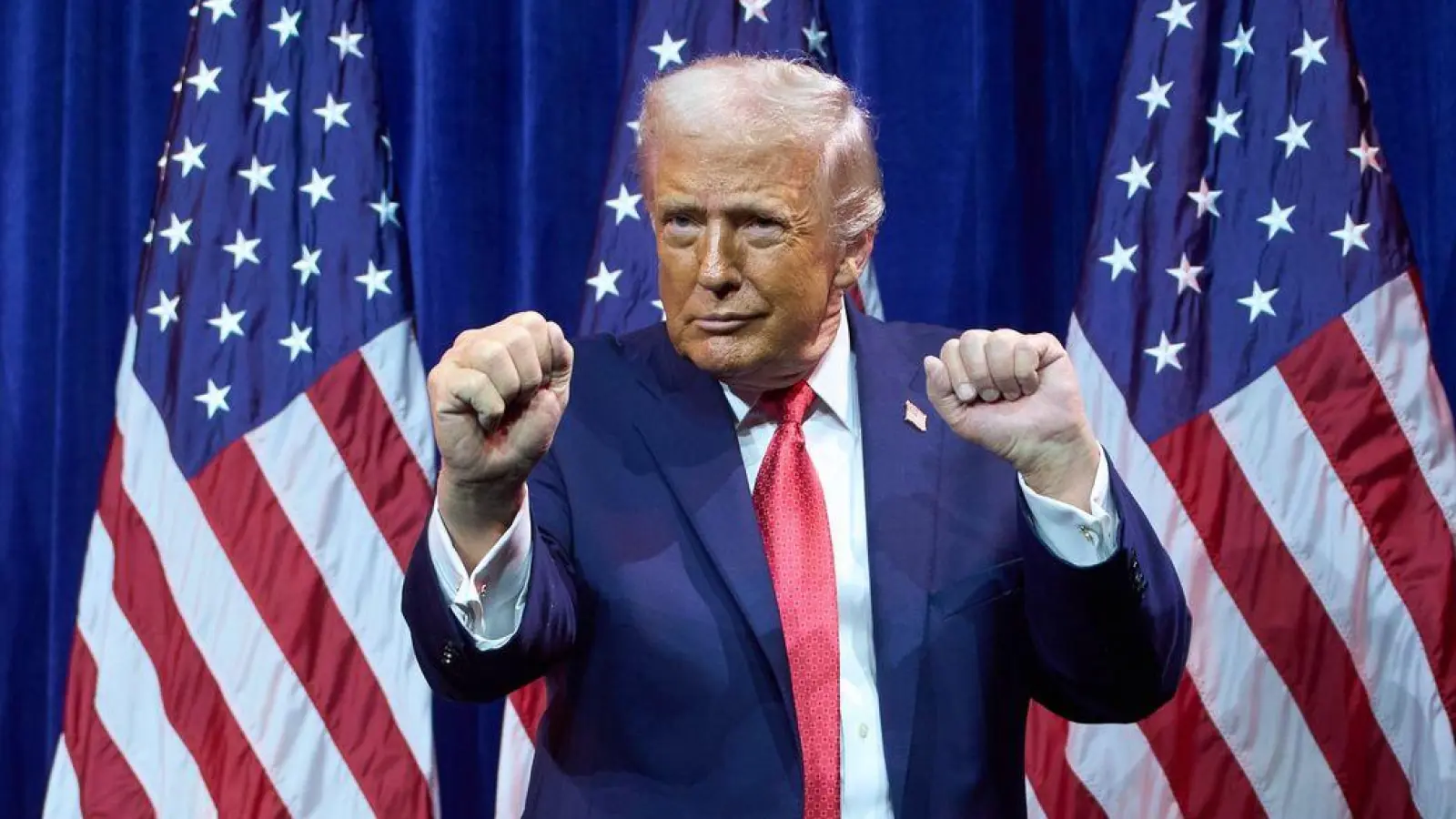 Für ihn sind viele seiner durchgesetzten Zölle eine Freude: US-Präsident Donald Trump. (Archivbild) (Foto: Evan Vucci/AP/dpa)