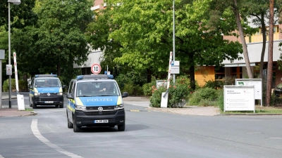 Am Morgen wurde der Mann zurück in die Psychiatrie gebracht. (Foto: Daniel Löb/dpa)