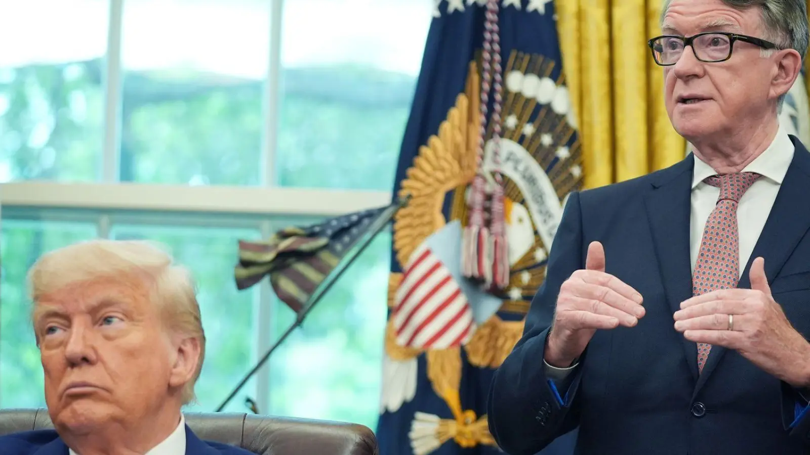 Mandelson wurde bereits von seinem Botschafter-Posten abberufen. (Archivbild) (Foto: Evan Vucci/AP/dpa)