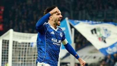 Kenan Karaman traf zum 1:1 für Schalke. (Foto: Bernd Thissen/dpa)