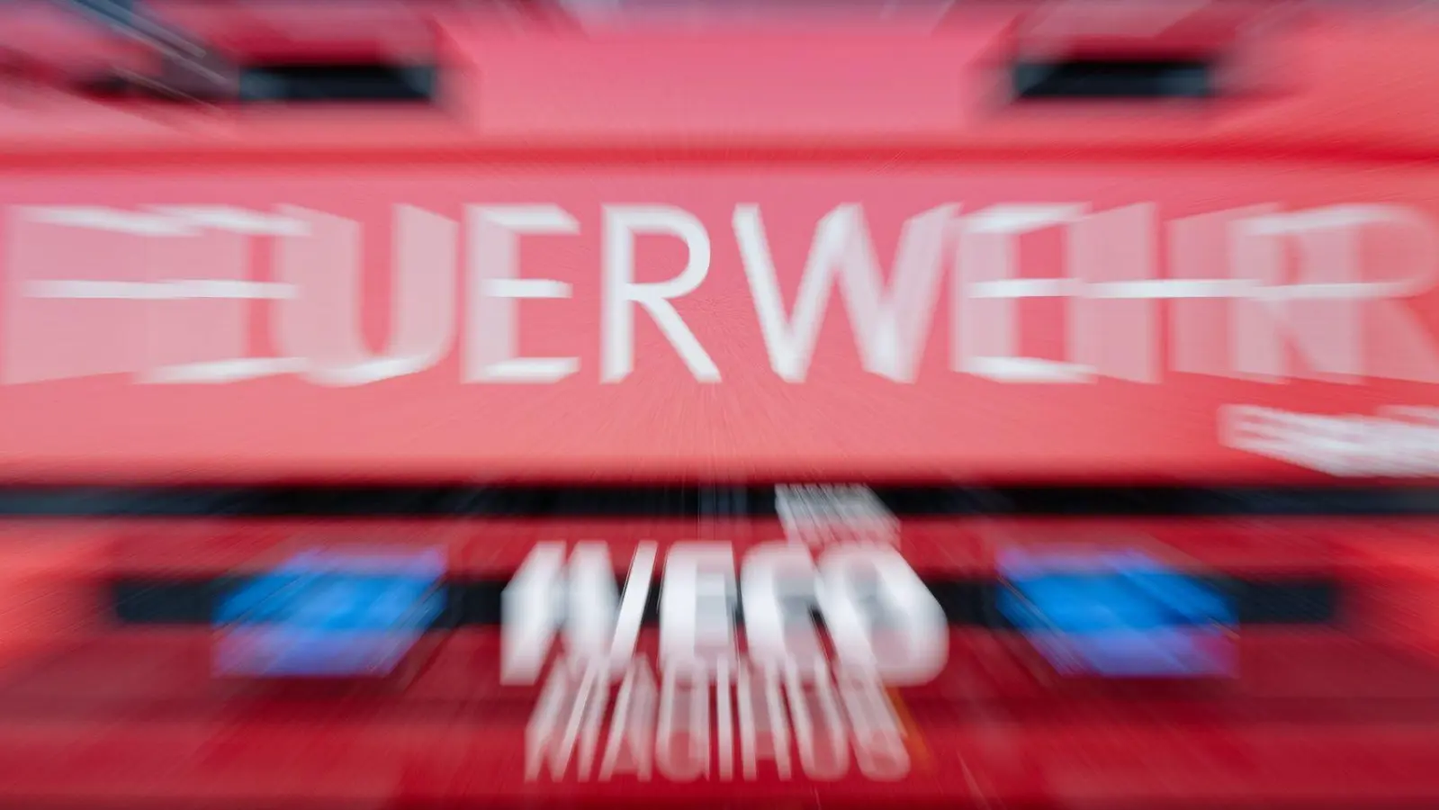 Die Feuerwehr wurde in der Nacht alarmiert. (Symbolbild) (Foto: Uwe Anspach/dpa)