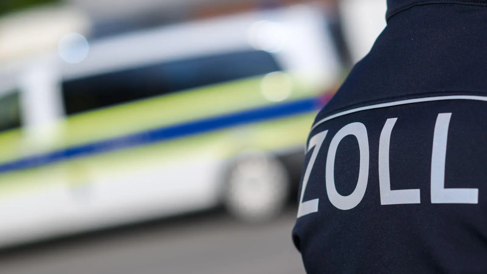 Ein Dachdeckerunternehmer aus dem Raum Günzburg ist in Haft gekommen. (Symbolbild) (Foto: Julian Stratenschulte/dpa)