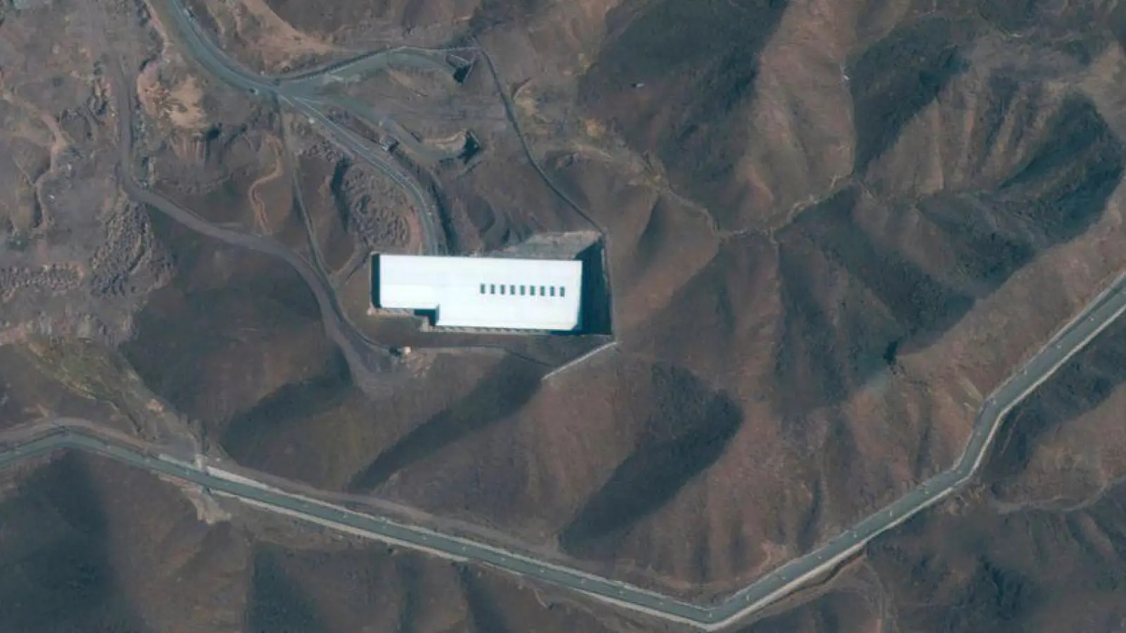 Die Anlage in Fordo liegt tief unter der Erde. (Archivbild) (Foto: ---/Satellite image ©2019 Maxar Technologies/AP/dpa)