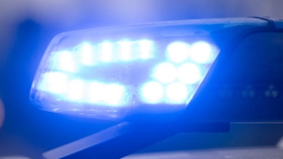 Die Polizei ermittelt zusammen mit der Berufsgenossenschaft und dem Gewerbeaufsichtsamt zum Unfallhergang. (Symbolbild) (Foto: Marijan Murat/dpa)