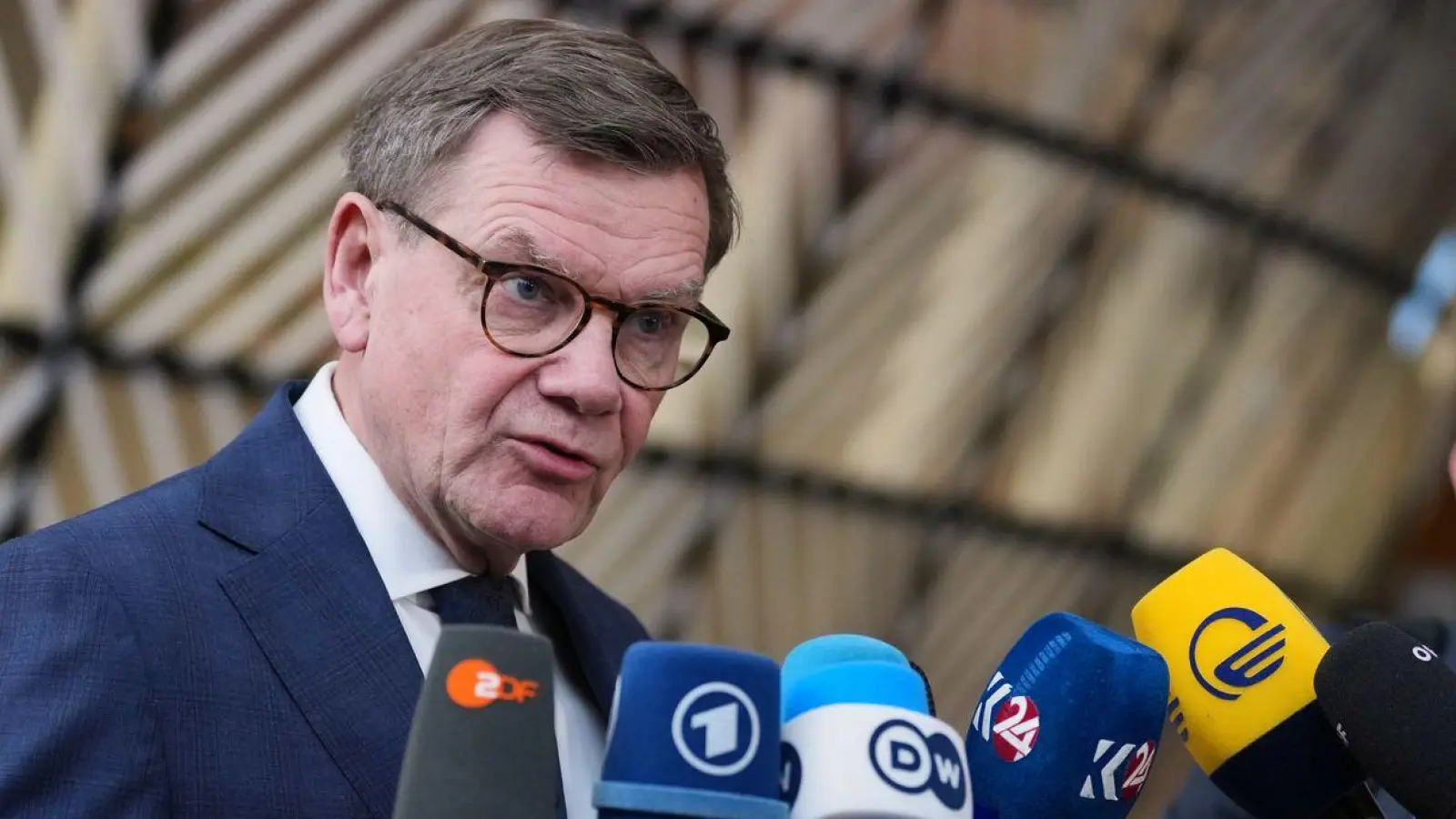 Sieht keinen Nato-Einsatz in der Straße von Hormus: Der deutsche Außenminister Johann Wadephul. (Foto: Virginia Mayo/AP/dpa)