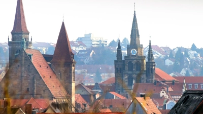 In der Kirche St. Gumbertus (rechts) in Ansbach wurde ein Opferstock gestohlen. (Archivbild: Jim Albright)