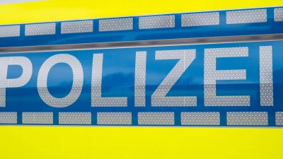 Wo sich der Tatverdächtige im Moment aufhält, ist lauf Polizei nicht bekannt. (Symbolbild) (Foto: Daniel Vogl/dpa)