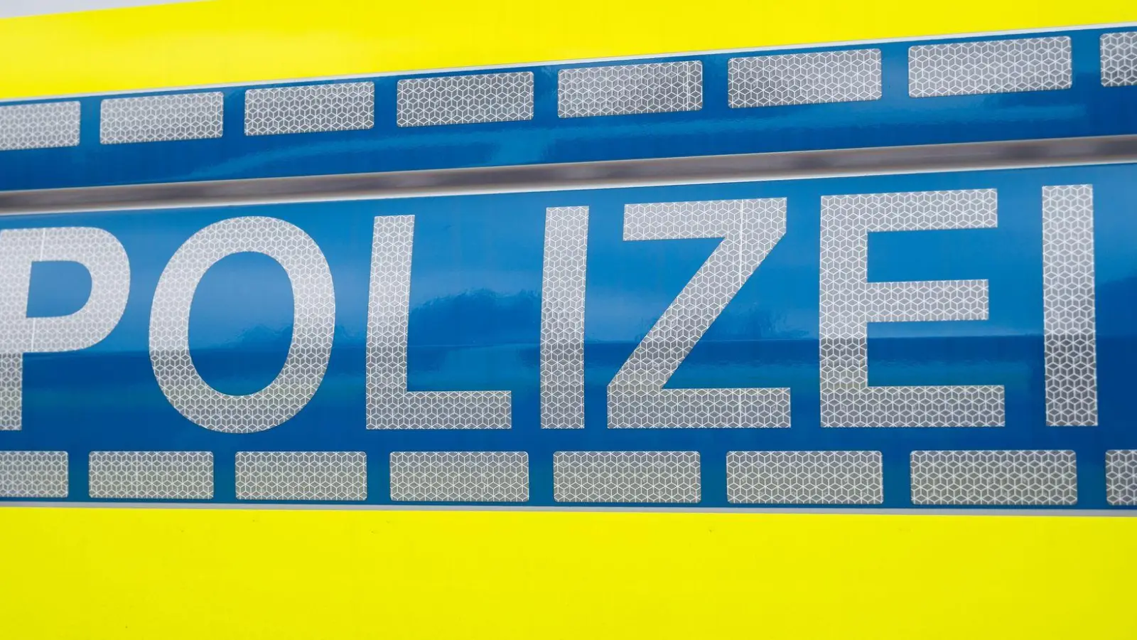 Wo sich der Tatverdächtige im Moment aufhält, ist lauf Polizei nicht bekannt. (Symbolbild) (Foto: Daniel Vogl/dpa)