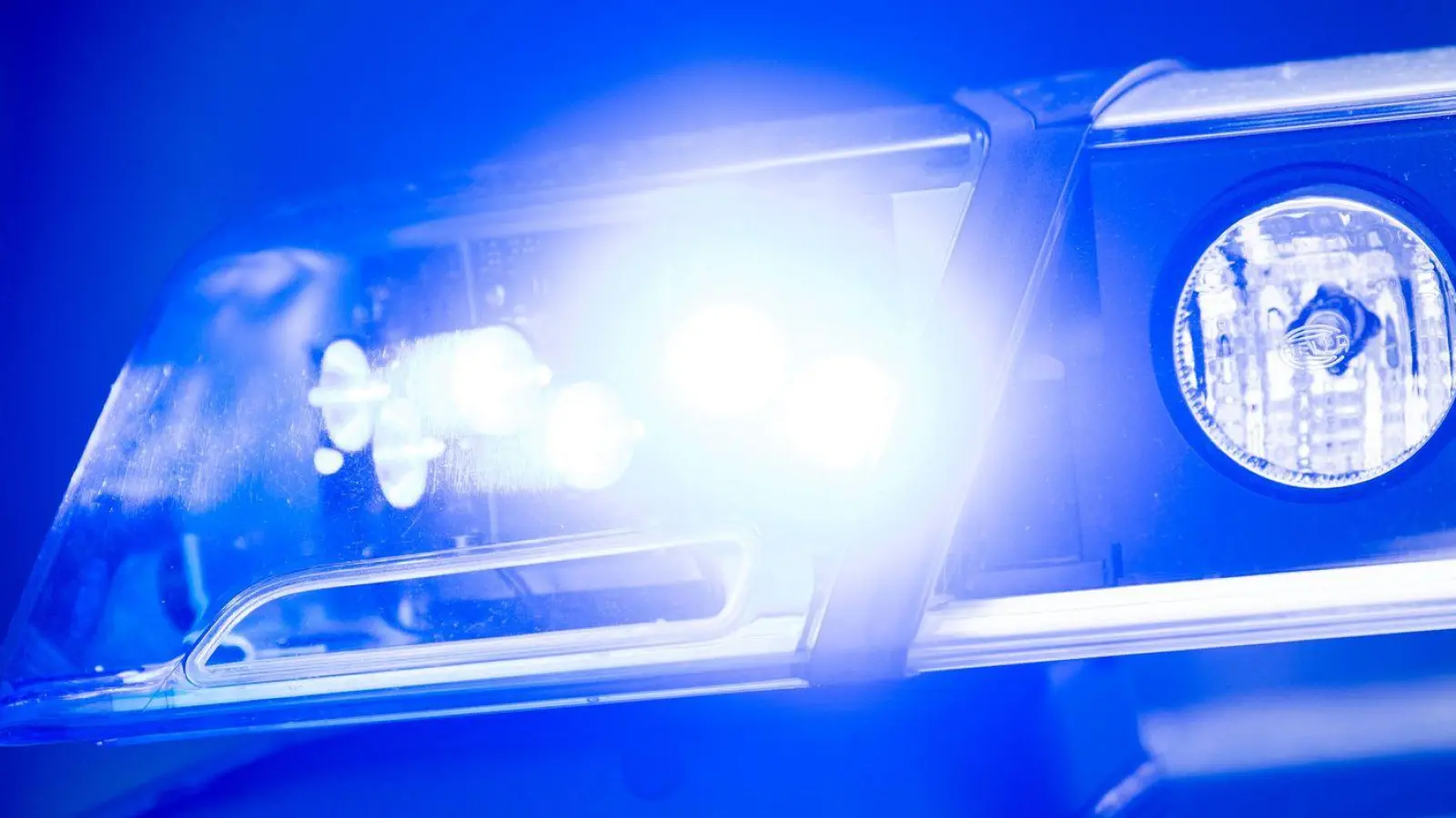 Der Fahrer hat für die Aktion eine Sicherheitsleistung von knapp 130 Euro zahlen müssen. (Symbolbild) (Foto: Lino Mirgeler/dpa)