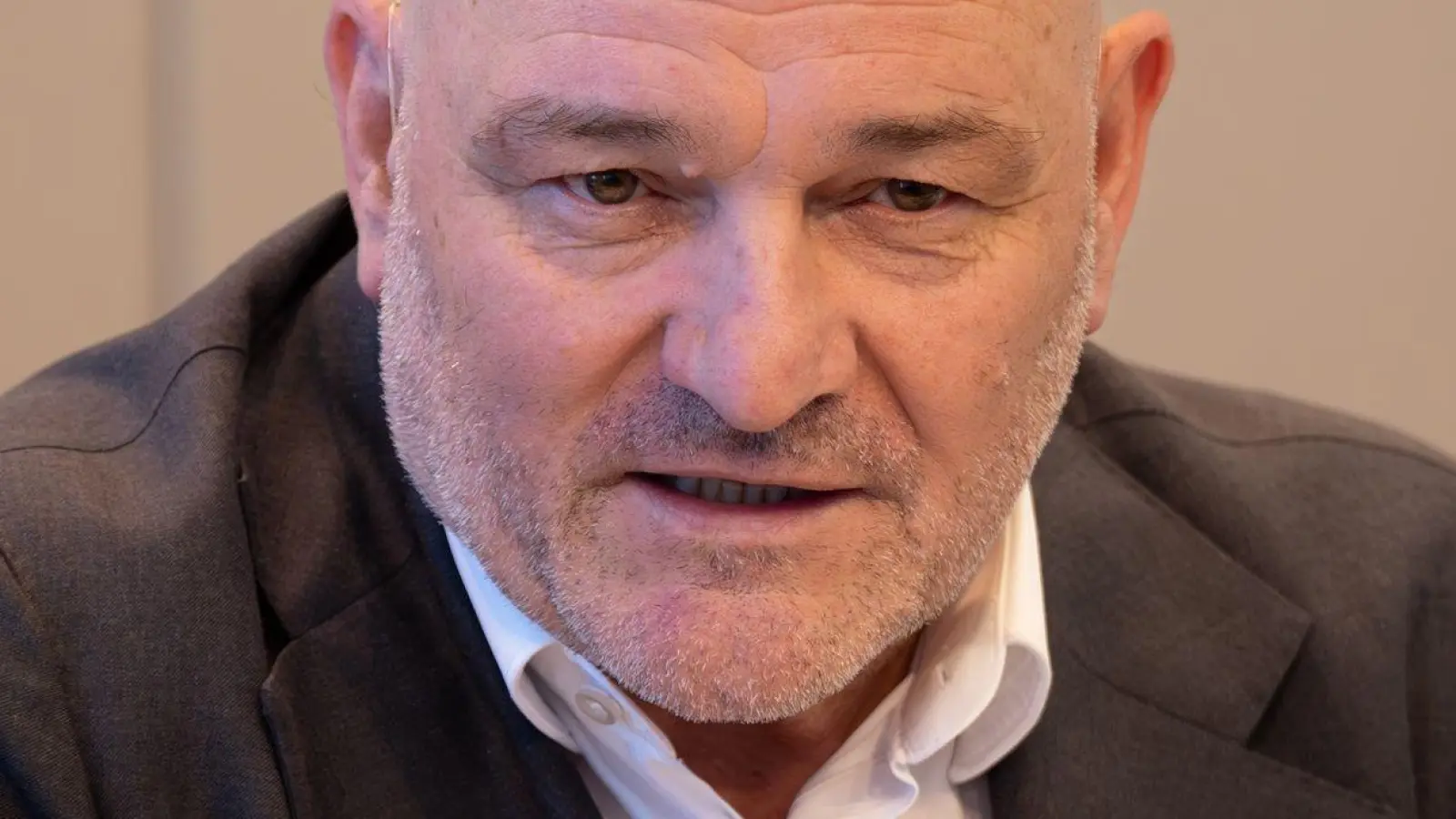 Der stellvertretende Brandenburger Ministerpräsident und Finanzminister Robert Crumbach (BSW) hofft auf eine Lösung im Streit um die Rundfunkreform. (Archivbild) (Foto: Soeren Stache/dpa)