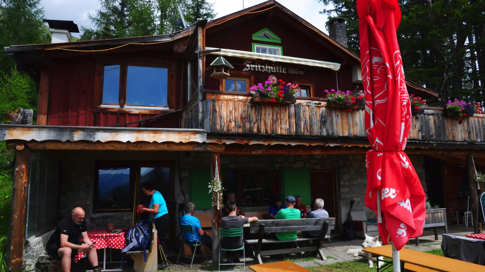 Das Idyll nennt sich Fritzhütte und wird von Tirolern bewirtschaftet, die hier fast wie Aussteiger leben. Für die Sektion ist der Halt hier Pflicht, man pflegt die gute Nachbarschaft.  (Foto: Jonas Volland)