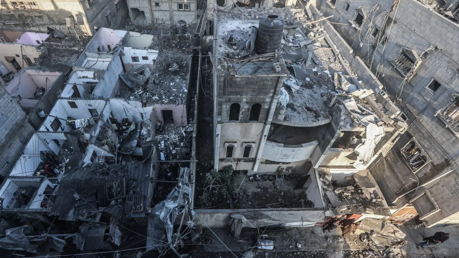 Ein Teil des Viertels Al-Amal in Chan Junis ist von israelischen Luftangruffen zerstört worden. (Foto: Ahmed Zakot/dpa)