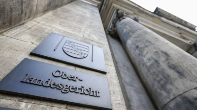 Vor dem OLG Dresden beginnt im November die Hauptverhandlung gegen die Ehefrau des verurteilten NSU-Unterstützers André E..(Archivbild) (Foto: Robert Michael/dpa)