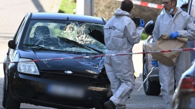 Mit diesem Fahrzeug soll ein Mann in eine Menschenmenge in Mannheim gefahren sein. (Foto: Boris Roessler/dpa)