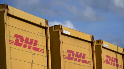 An dem DHL-Logistikzentrum läuft ein größerer Einsatz von Feuerwehr und Polizei. (Symbolbild) (Foto: Wolf von Dewitz/dpa)