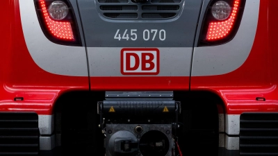 Die Bahnstrecke zwischen Regensburg und Weiden soll saniert werden. (Symbolbild) (Foto: Sven Hoppe/dpa)