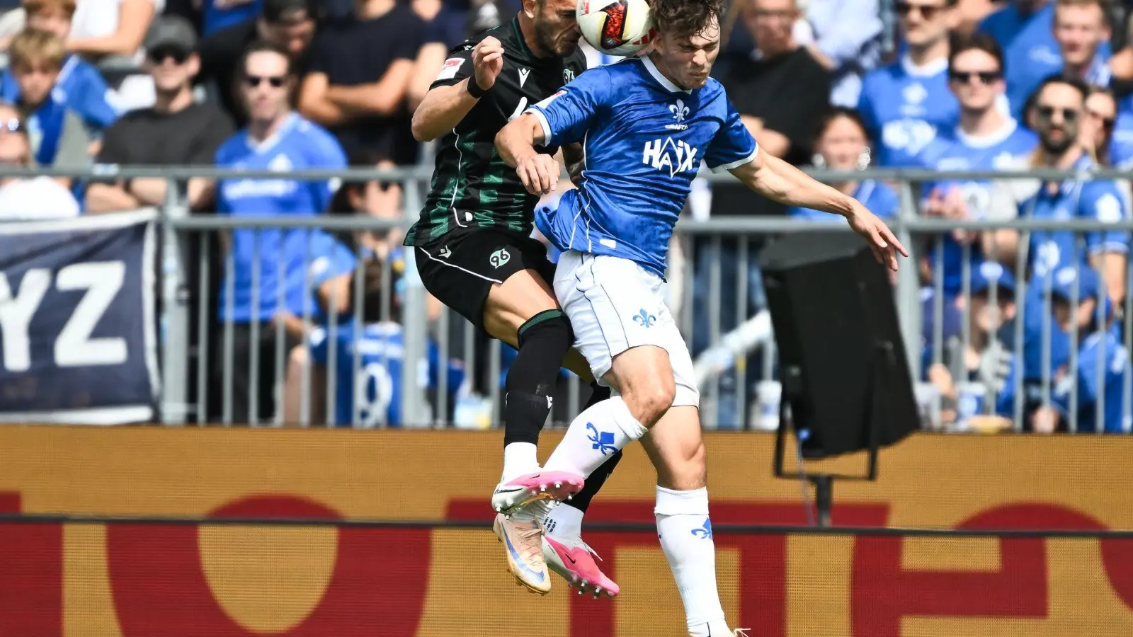 Enges Spiel zwischen Darmstadt 98 und Hannover 96. (Foto: Florian Wiegand/dpa)