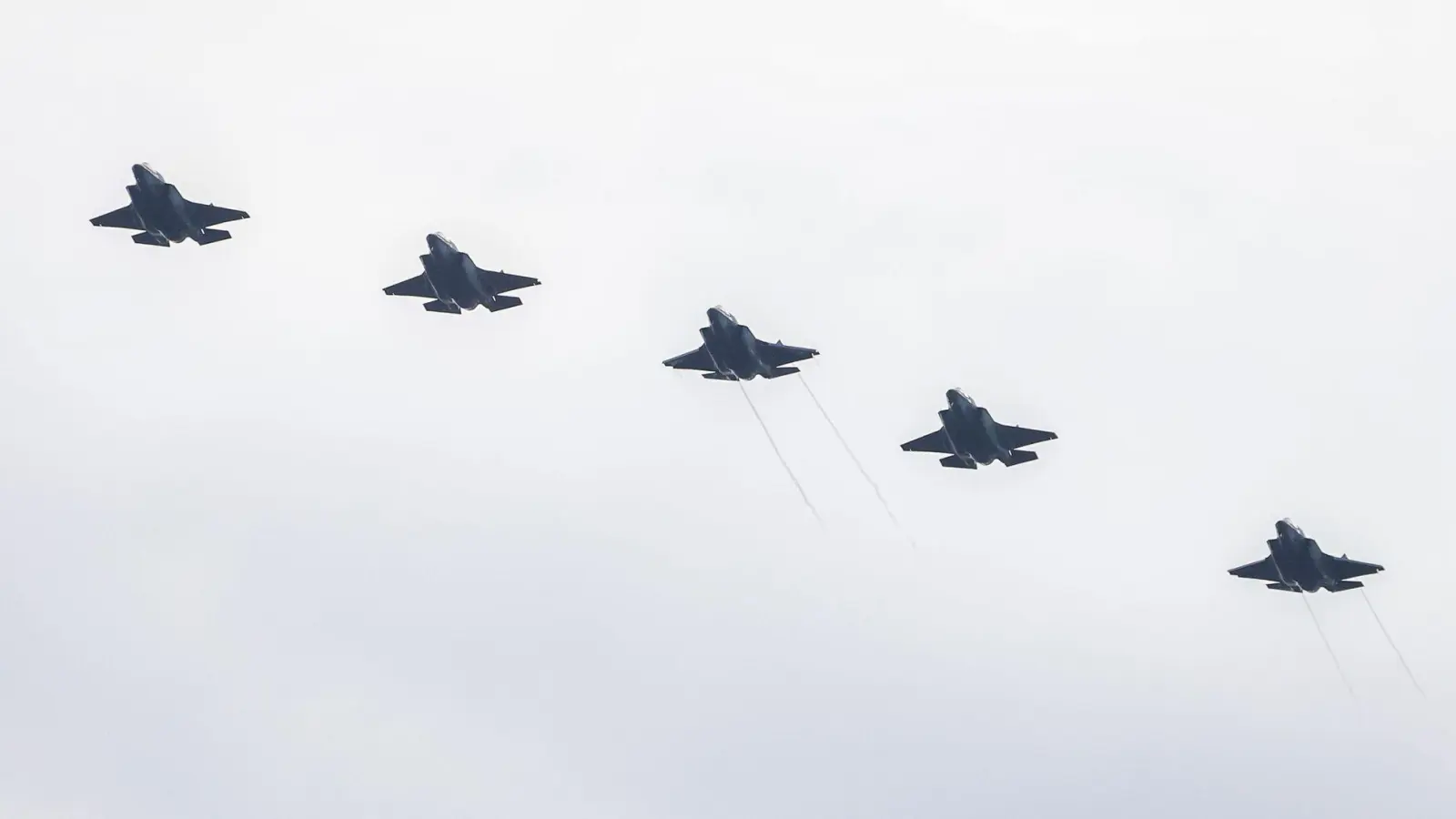 Das US-Militär hat in sechster Nacht in Folge den Iran angegriffen. (Archivbild) (Foto: Kendall Torres Cortés/dpa)