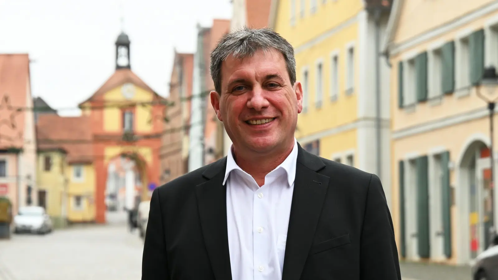 Der Windsbacher Bürgermeister Matthias Seitz bedankte sich bei seinem Stadtrat und erinnerte an Projekte, die vorangebracht oder abgeschlossen wurden.  (Foto: Luca Paul)