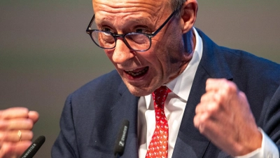 Beim Politischen Aschermittwoch in Trier gab sich Merz kämpferisch. (Foto: Harald Tittel/dpa)