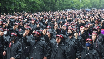 Die Gewerkschaft will ihren ursprünglich befristeten Streik auf unbestimmte Zeit fortsetzen. (Archivbild) (Foto: Uncredited/YONHAP/AP/dpa)