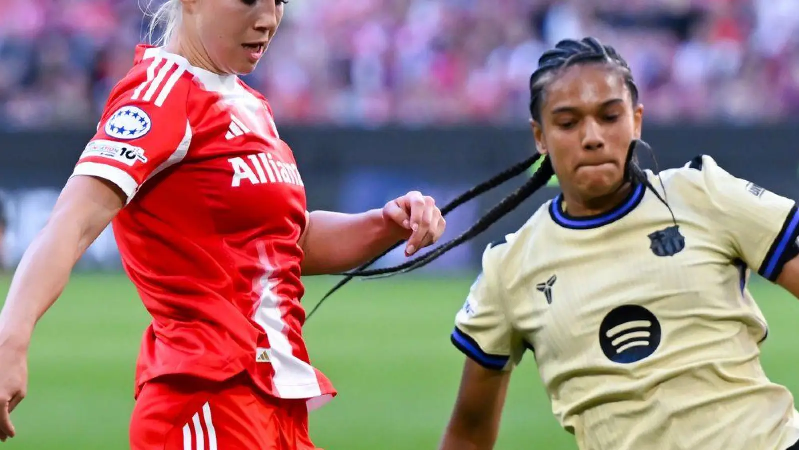 In der vergangenen Saison scheiterten Giulia Gwinn (l) und Co. am späteren Champion FC Barcelona. (Archivbild) (Foto: Sven Hoppe/dpa)