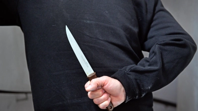 In Neustadt wurde ein 27-Jähriger von einem Mann mit Messer überrascht. (Symbolbild: Anna Beigel)