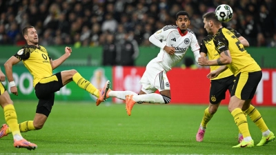 Eintracht Frankfurt und Borussia Dortmund lieferten sich einen Pokal-Fight. (Foto: Arne Dedert/dpa)