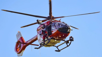 Ein Rettungshubschrauber brachte das schwer verletzte Kind in eine Klinik. (Symbolbild) (Foto: Christoph Reichwein/dpa)