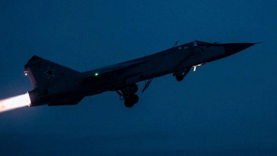 Die MiG-31 gehört zu den Standardmodellen der russischen Luftwaffe. (Archivbild) (Foto: Uncredited/Russian Defense Ministry Press Service/AP/dpa)