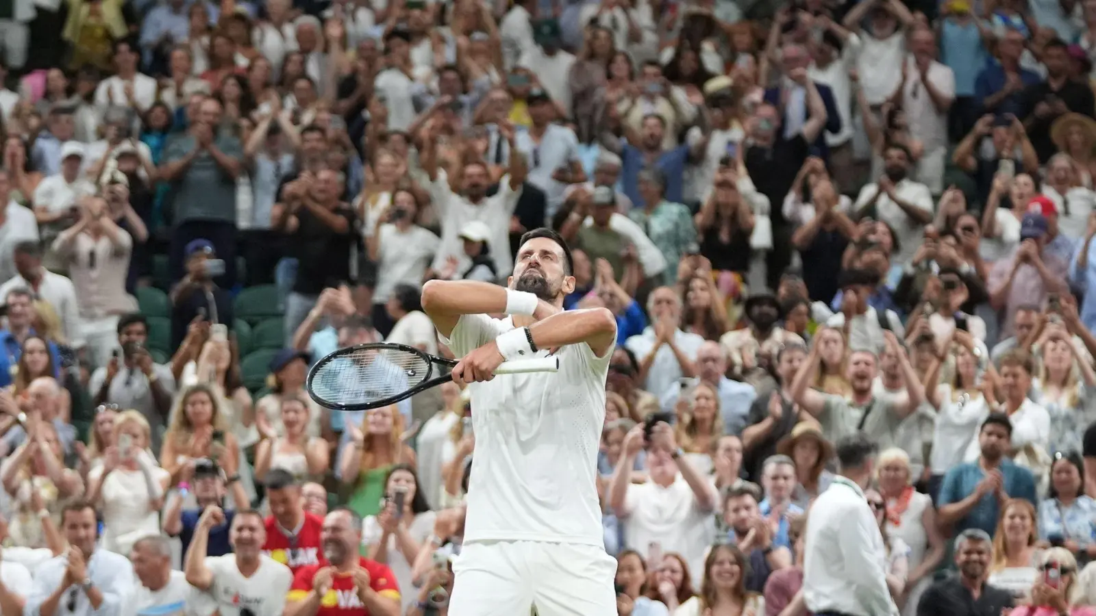 Begeisterte die Zuschauer: Novak Djokovic. (Foto: Maja Smiejkowska/AP/dpa)