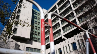 Vor dem Staatsschutzsenat des Oberlandesgerichts in München beginnt Mitte Mai ein Prozess unter anderem wegen der Versklavung zweier jesidischer Mädchen. (Foto: Sven Hoppe/dpa)