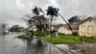 „Sinlaku“ gilt mittlerweile als Supertaifun. Damit ist ein besonders starker und gefährlicher Sturm gemeint. (Archivbild) (Foto: Adam Brown/U.S. Coast Guard via AP/dpa)