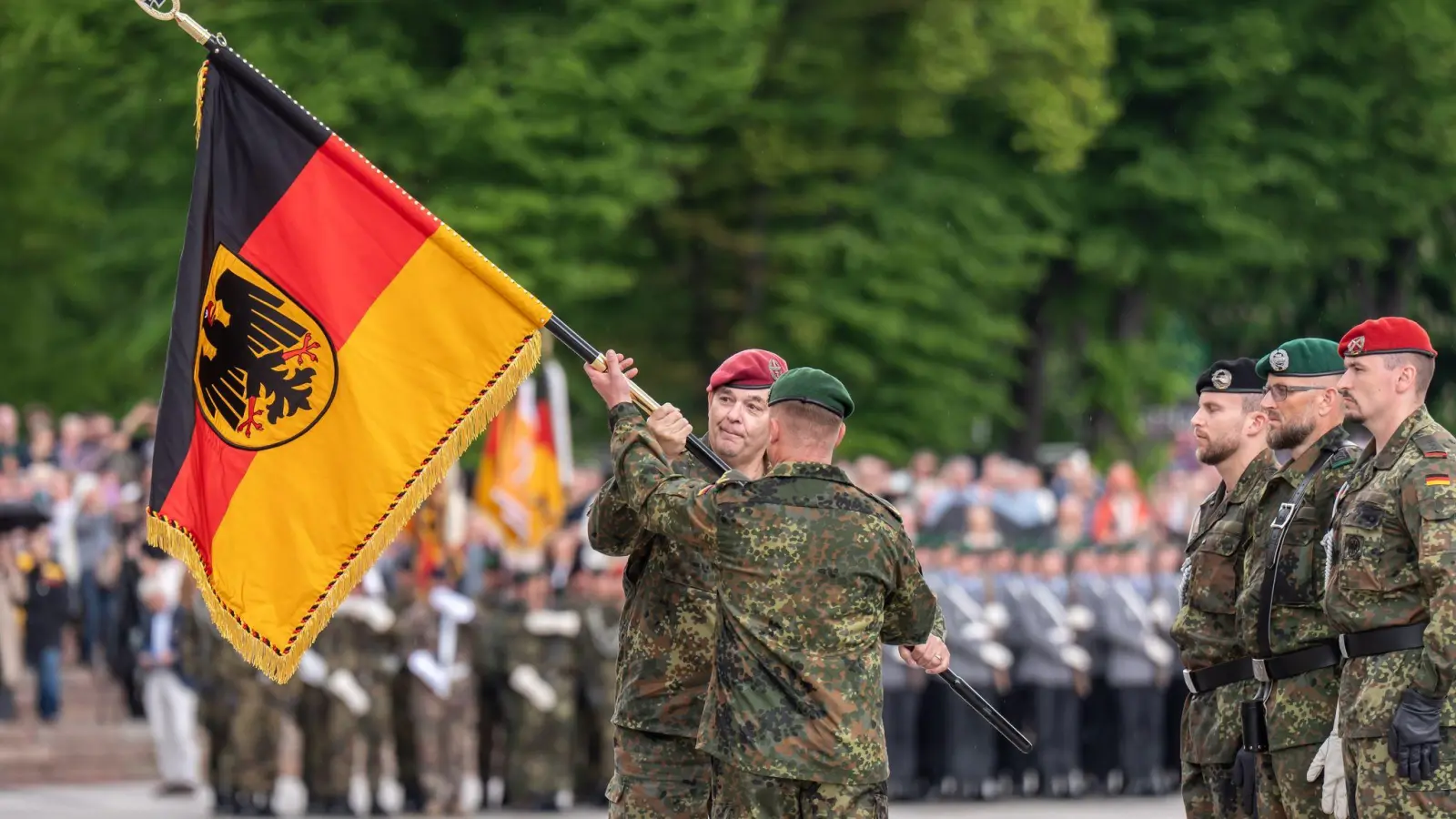 Die Panzerbrigade 45 der Bundeswehr ist dauerhaft in Litauen stationiert und soll die Ostflanke der NATO unterstützen. (Foto: Michael Kappeler/dpa)