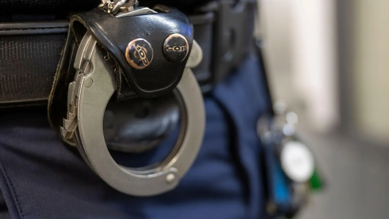 Die Suche nach den mutmaßlichen Tätern blieb laut Polizei bisher ohne Erfolg. (Symbolbild) (Foto: Peter Kneffel/dpa)