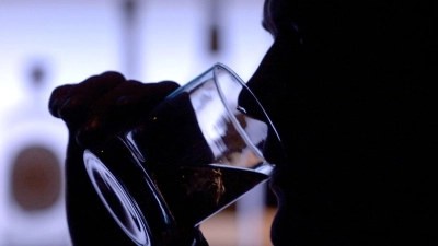 Über 100 Menschen starben an gepanschtem Alkohol. (Symbolbild) (Foto: Klaus-Dietmar Gabbert/dpa)