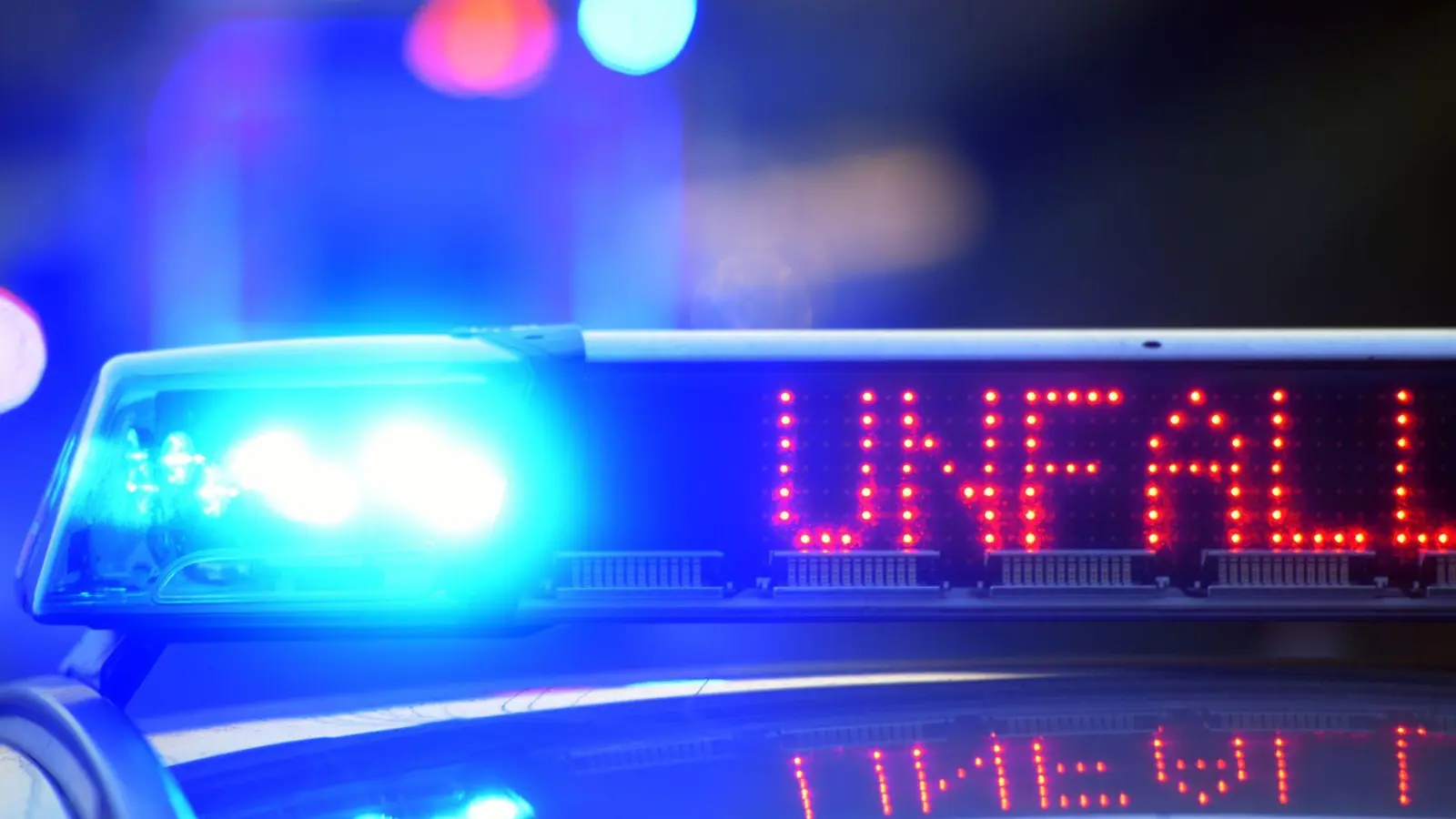 Auf der A44 bei Jülich ist es am Morgen zu einem schweren Verkehrsunfall gekommen (Archivbild). (Foto: Stefan Puchner/dpa)