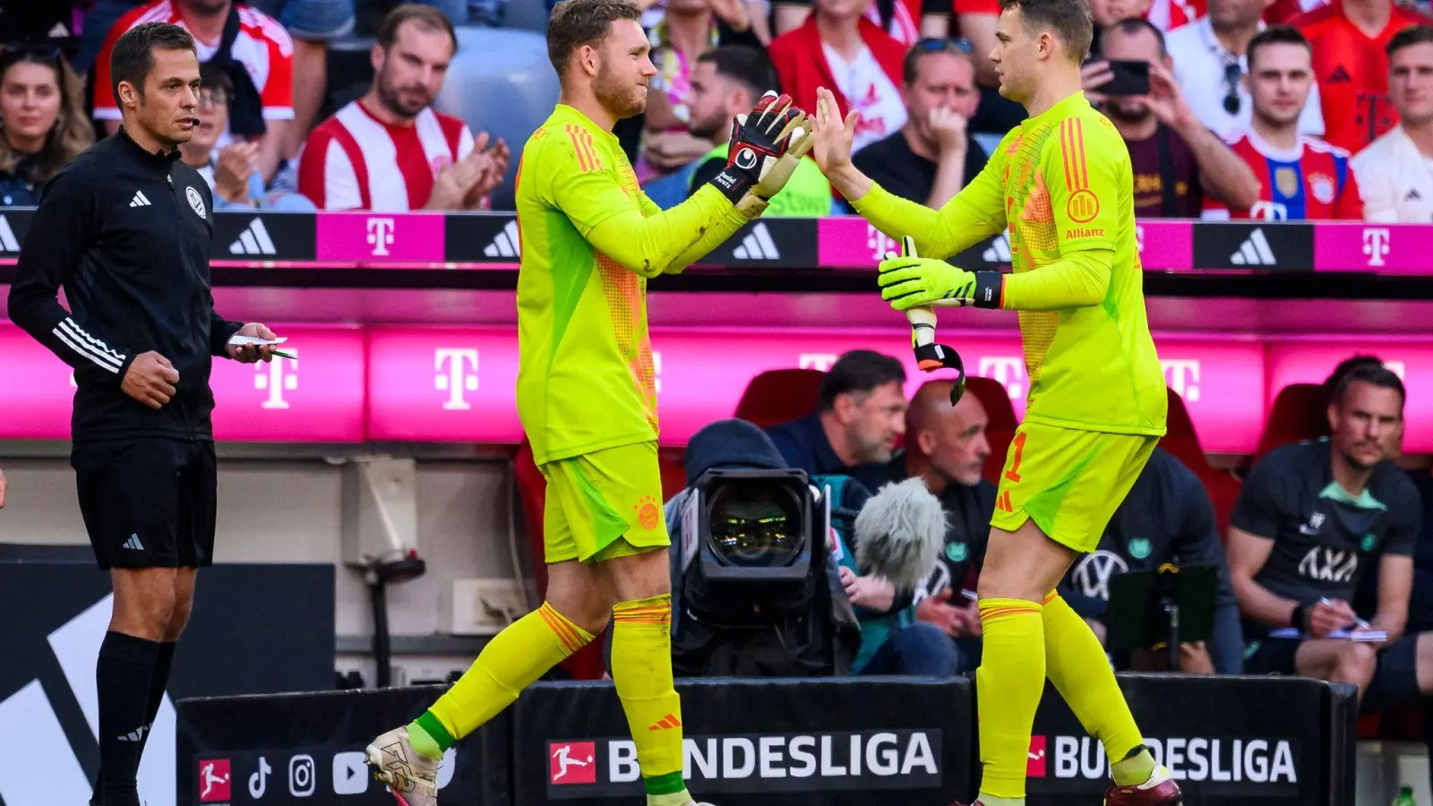 Stabwechsel im Bayern-Tor: Neuer-Ersatz Peretz muss bis Jahresende ran (Foto: Tom Weller/dpa)