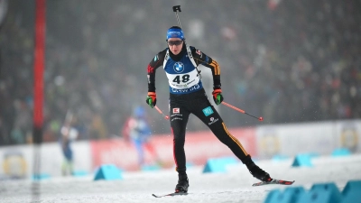 Franziska Preuß landet im verkürzten Einzel von Nove Mesto auf dem Podest. (Foto: Petr David Josek/AP/dpa)