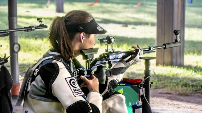 Alyssa Ott gewann den Kleinkaliberwettkampf in Hannover bei herausfordernden Bedingungen.  (Foto: Zentrum für Hochschulsport)