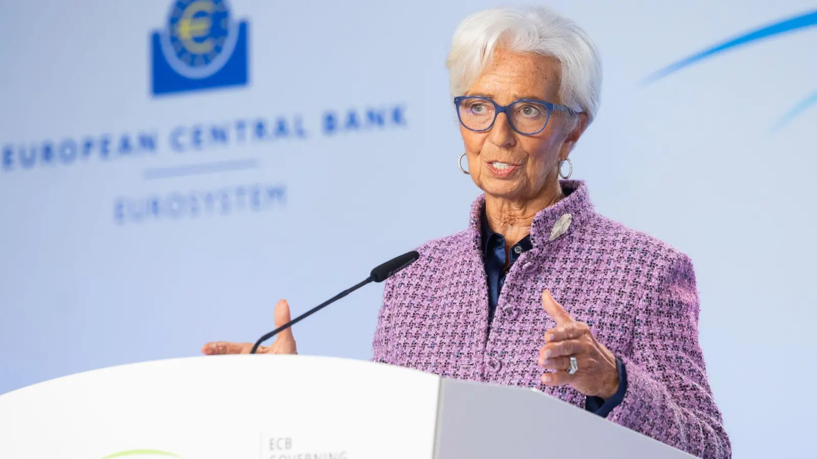 EZB-Präsidentin Lagarde warnt vor einer anhaltenden Konjunkturschwäche im Euroraum (Archivbild). (Foto: Bor Slana/STA/dpa)