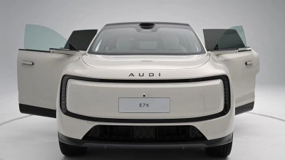 Audi ohne die vier Ringe - eine Entwicklung für den chinesischen Markt. (Foto: Johannes Neudecker/dpa)