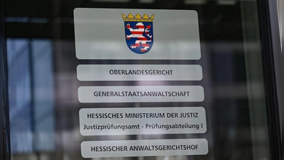 Schwere Steuerhinterziehung zulasten der Staatskasse: Seit Jahren arbeitet die Justiz den Cum-Ex-Skandal auf. (Symbolbild) (Foto: Arne Dedert/dpa)