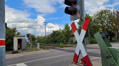 Der Bahnübergang an der Jahnstraße: Ein technisches Problem dort bremste die Wiederinbetriebnahme des Zuges zwischen Neustadt und Steinach aus. (Foto: Nina Daebel)