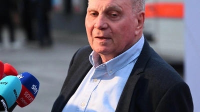 Uli Hoeneß kritisierte Lothar Matthäus für dessen Aussagen im Woltemade-Poker scharf. (Foto: Felix Hörhager/dpa)