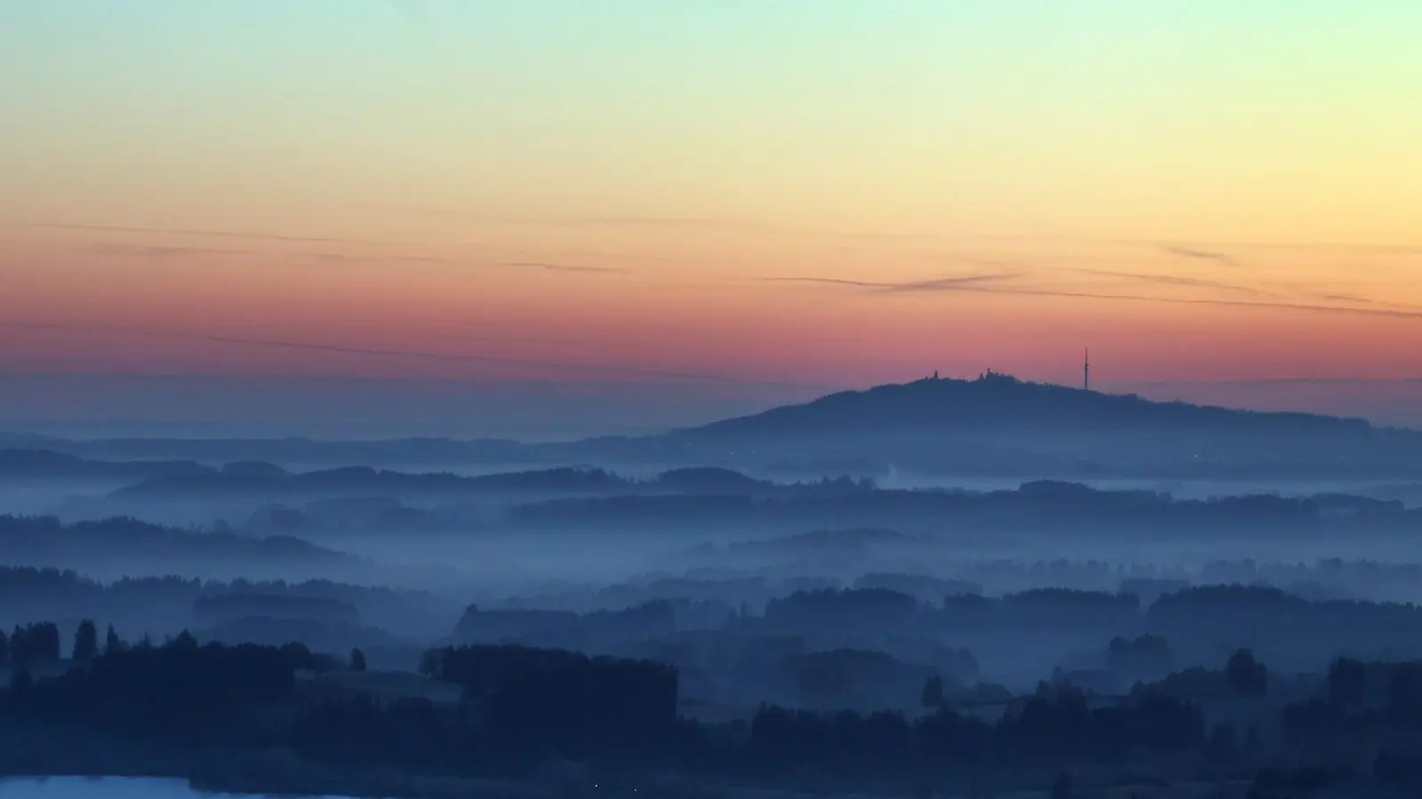 Sonntag und Montag werden noch überwiegend trocken und sonnig in Bayern. (Archivbild) (Foto: Karl-Josef Hildenbrand/dpa)